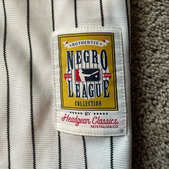 Pittsburgh Pirates Jersey - Picture 4 of 9